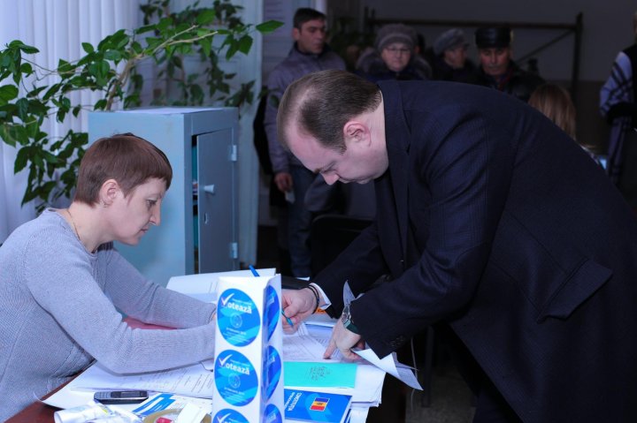 Eugeniu Nichiforciuc: Am votat PDM, singura echipă din ţară capabilă să facă drumuri bune, să majoreze salarii şi să asigure un viitor copiilor