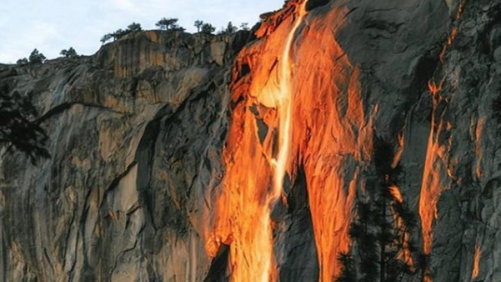 FENOMEN SPECTACULOS în SUA. O cascadă "a luat foc" (IMAGINI FASCINANTE)