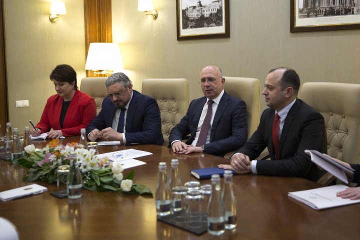 Moldova și Ungaria sunt interesate să dezvolte proiecte economice comune. Discuţiile pe care le-a avut Pavel Filip cu Péter Szijjártó 