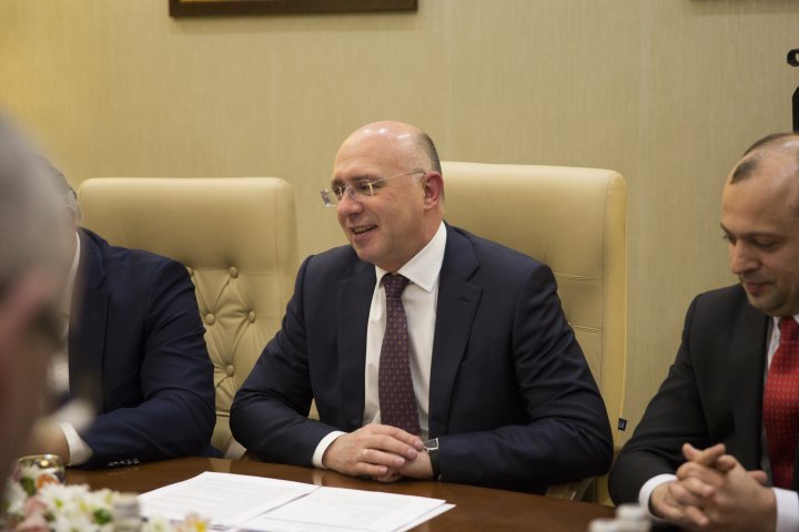 Moldova și Ungaria sunt interesate să dezvolte proiecte economice comune. Discuţiile pe care le-a avut Pavel Filip cu Péter Szijjártó 