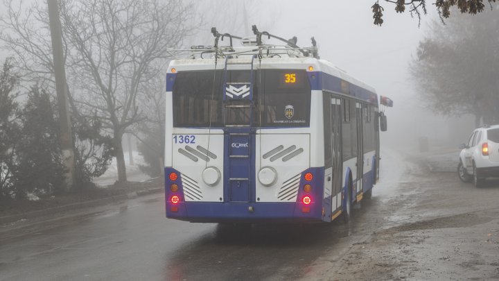 Veste bună pentru locuitorii din Durleşti. De astăzi, circulă noua linie de troleibuz 35 (FOTOREPORT)