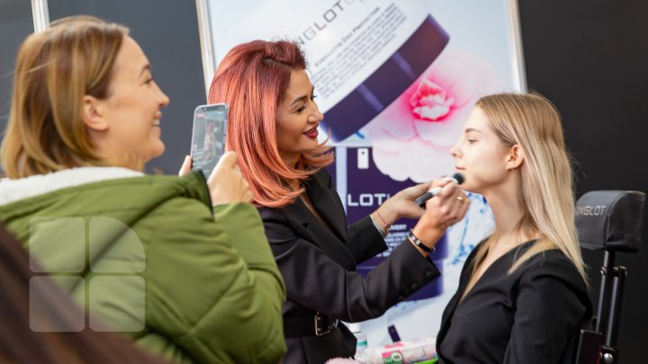 Sute de femei, în goană după frumuseţe. Ce poţi vedea pe standurile de la Beauty 2019 (FOTOREPORT)