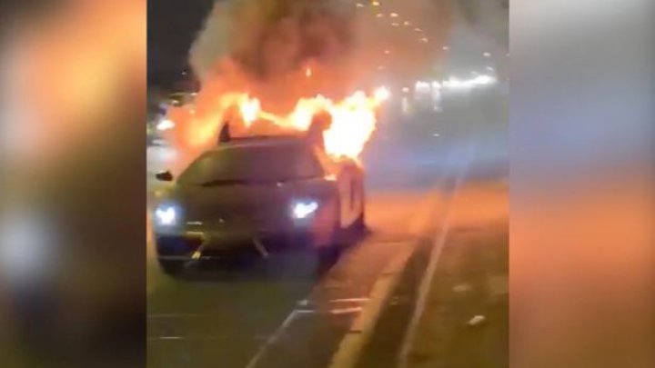 Un Lamborghini Gallardo de 150.000 de euro, abia scos din service, a explodat pe autostradă (IMAGINI GREU DE CREZUT)