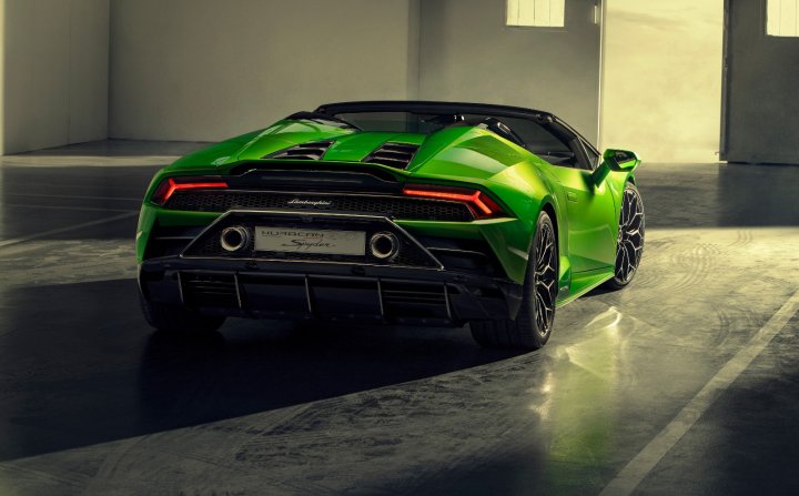 Cum va arăta Lamborghini Huracan Evo Spyder şi ce surprize ascunde sub capotă (FOTO)