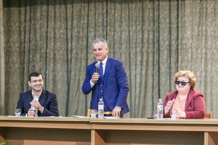 Vlad Plahotniuc a vizitat fabrica Ionel, CFM şi Supraten: Obiectivul nostru este ca moldovenii să rămână acasă (FOTO)