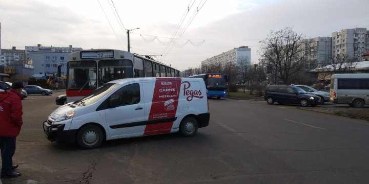 Motivul pentru care oamenii de la Ciocana au întârziat astăzi la muncă. Ce s-a întâmplat (VIDEO)