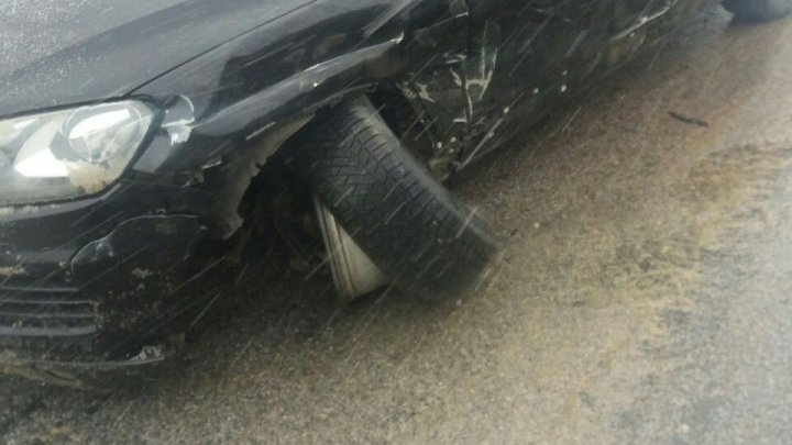 Încă un accident cu o maşină din coloana oficială a lui Igor Dodon (FOTO EXCLUSIV)