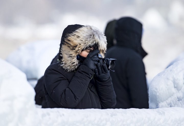 IMAGINI SPECTACULOASE cu Regatul Frozen. Vortexul polar a înghețat cascada Niagara