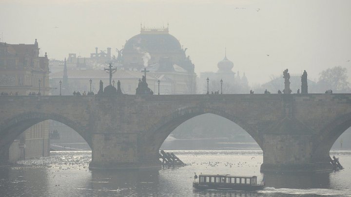 Transportul public în Cehia va fi GRATUIT când va fi anunţată alerta de SMOG