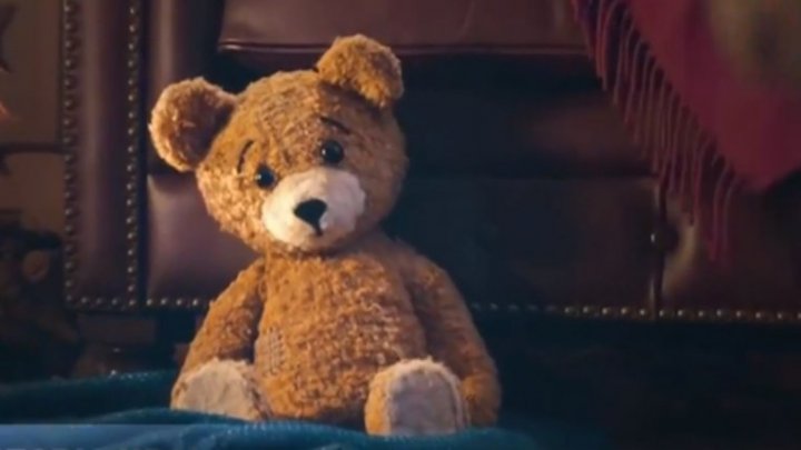 Istoria ursului Teddy din Capitală. Cine îi este prieten și ce însemnătate are această jucărie 