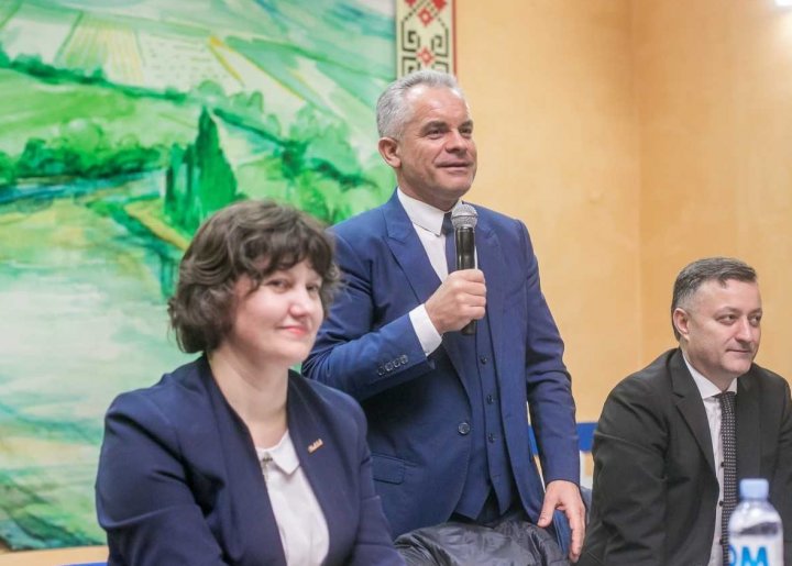 Vlad Plahotniuc alături de oamenii din Grozeşti: Chiar dacă multe proiecte s-au realizat aici, mereu însă e loc de MAI BINE