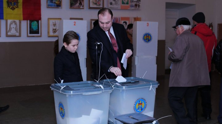 Eugeniu Nichiforciuc: Am votat PDM, singura echipă din ţară capabilă să facă drumuri bune, să majoreze salarii şi să asigure un viitor copiilor
