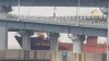 Imagini cu momentul în care o navă cargo intră într-un pod din Coreea de Sud. La cârma navei era un rus beat