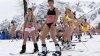 La schi în costume de baie. 870 de curajoşi au participat la un concurs pe pârtiile din apropierea oraşului Soci