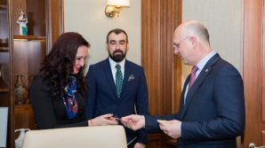 Premierul Pavel Filip s-a întâlnit cu ministrul Românii de Pretutindeni, Natalia Intotero. Despre ce au discutat oficialii