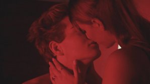 HOROSCOP. 3 zodii care renunţă la haine de la PRIMA întâlnire