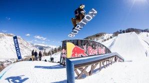 Acrobaţii senzaţionale. Cei mai buni snow-board-eri din lume au impresionat prin mişcări extraordinare la festivalul Burton Open