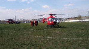 (FOTO) Bărbat în comă, transportat de la Taraclia la Chişinău cu un echipaj SMURD 