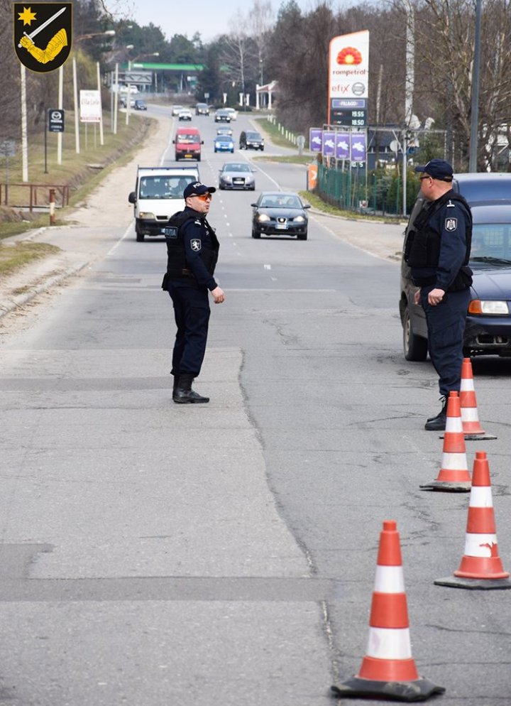 Vestă antişoc, ochelari şi centuri multifuncţionale. Noua vestimentaţie a inspectorilor de patrulare din Moldova, ca în filmele americane  (FOTO)