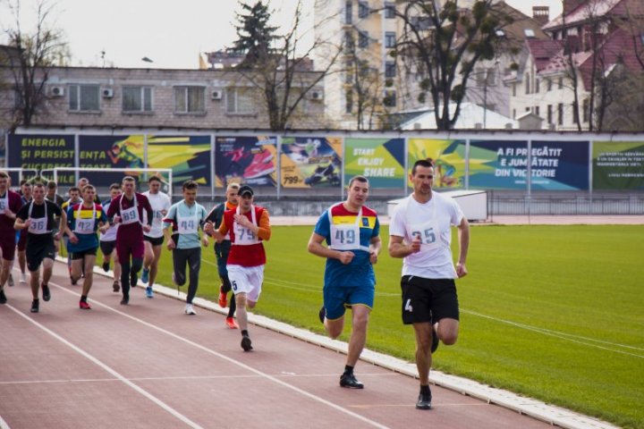 Victorie pe stadionul Dinamo. Poliţiştii de frontieră din aeroport au câştigat competiţia de atletism 