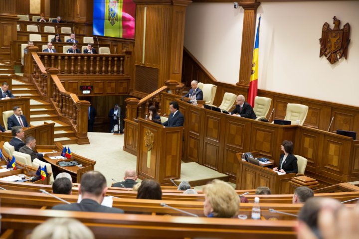 Adresarea șefului statului către noii deputați: Să depuneți toate eforturile în numele și pentru binele poporului