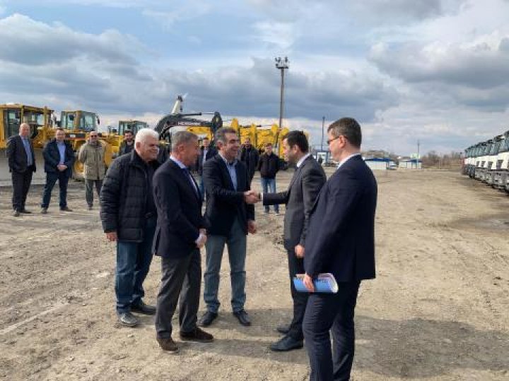 Chiril Gaburici a verificat începutul lucrărilor de reabilitare și construcție a drumului național în sectoarele Porumbrei-Cimișlia şi Comrat (FOTO)