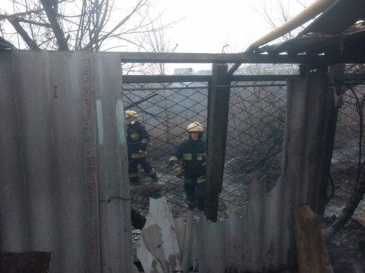 Flăcările au cuprins Moldova! În 24 de ore, pompierii au intervenit în peste 100 de cazuri de stingere a incendiilor (FOTO)