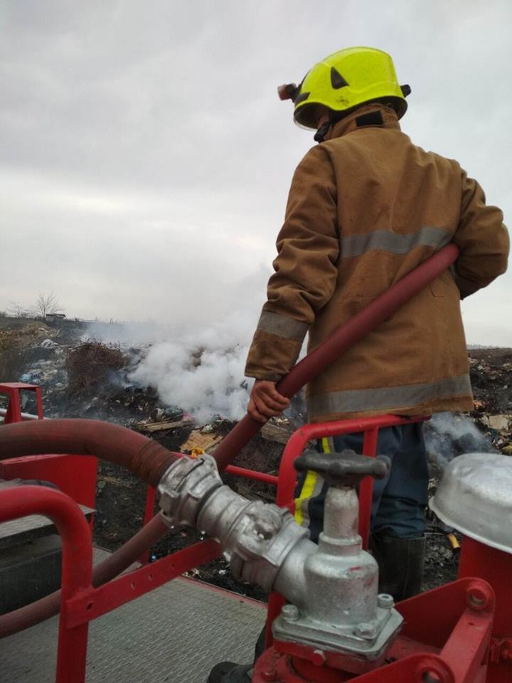 MOLDOVA ARDE. În ultimele 24 de ore, pompierii au stins 98 de INCENDII (FOTO)