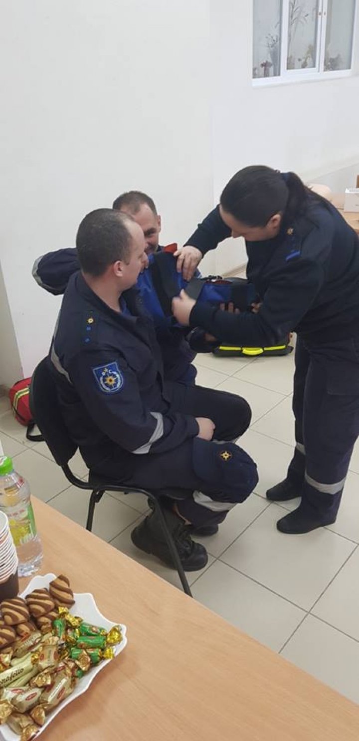 Au învățat cum să salveze vieți! Treisprezece salvatori au devenit paramedici