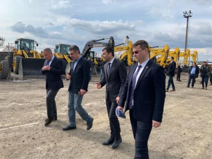 Chiril Gaburici a verificat începutul lucrărilor de reabilitare și construcție a drumului național în sectoarele Porumbrei-Cimișlia şi Comrat (FOTO)