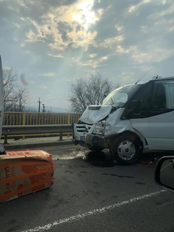 ACCIDENT GRAV cu implicarea a trei maşini în raionul Străşeni. Sunt victime (IMAGINI CU PUTERNIC IMPACT EMOŢIONAL)