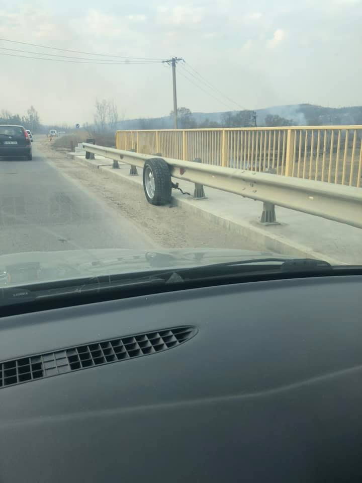 ACCIDENT GRAV cu implicarea a trei maşini în raionul Străşeni. Sunt victime (IMAGINI CU PUTERNIC IMPACT EMOŢIONAL)