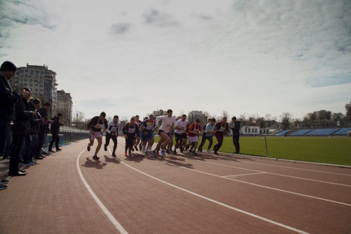 Victorie pe stadionul Dinamo. Poliţiştii de frontieră din aeroport au câştigat competiţia de atletism 