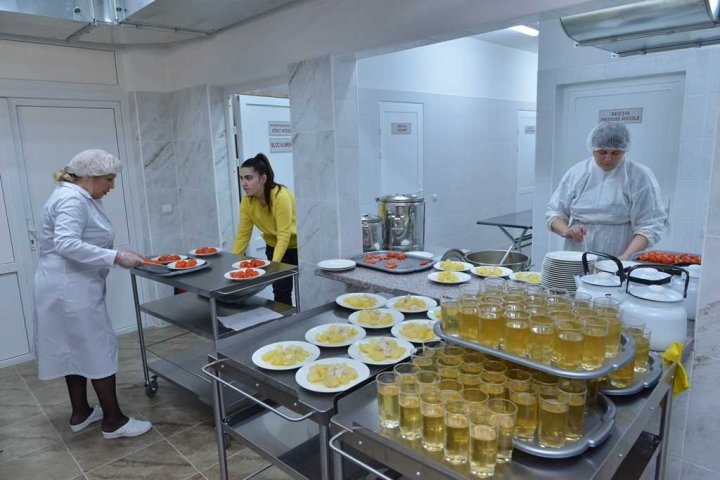 Condiții mai bune pentru elevi! Cantina liceului Academia Copiilor a fost renovată capital