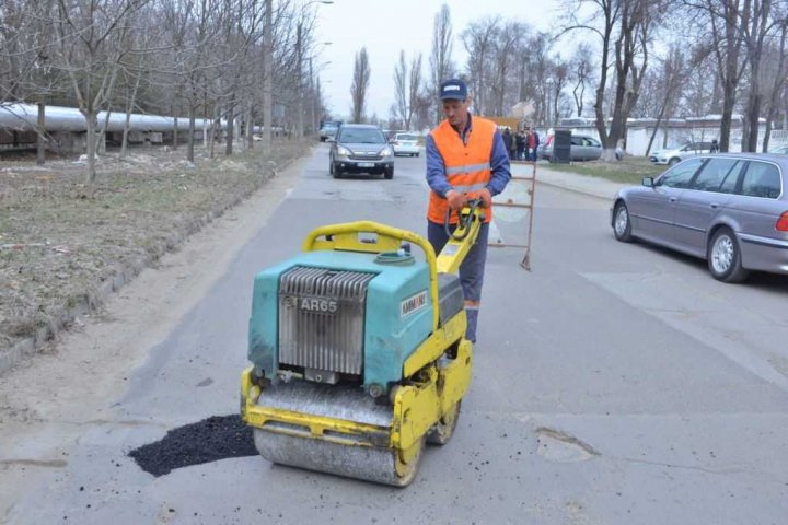 Drumurile Capitalei vor fi reabilitate. Când vor începe lucrările