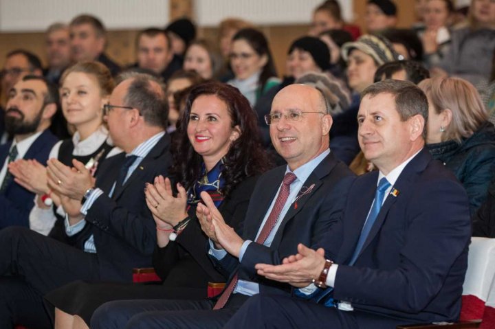 Pavel Filip și Natalia Elena Intotero au participat la deschiderea Festivalului "Mărțișor" la Strășeni