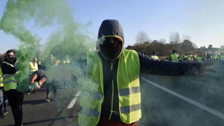 Franța va scoate armata pe străzi pentru menținerea ordinii la protestele vestelor galbene