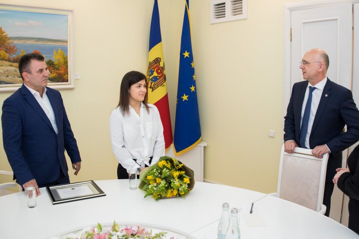 Luptătoarea Anastasia Nichita a primit un apartament din partea statului. Pavel Filip: Ne mândrim când ridică drapelul Republicii Moldova