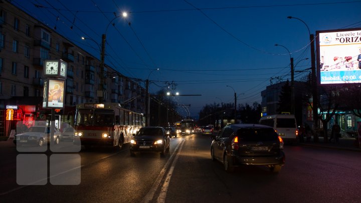 Mai multă lumină în Capitală. Pe strada Kiev au fost instalate 120 de becuri LED (FOTOREPORT)