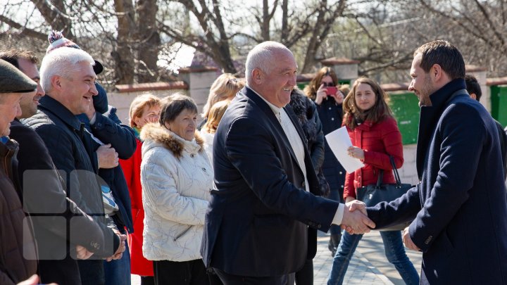 Veste bună pentru locuitorii din Bubuieci. Aceștia vor putea merge până acasă cu troleibuzul (FOTOREPORT)