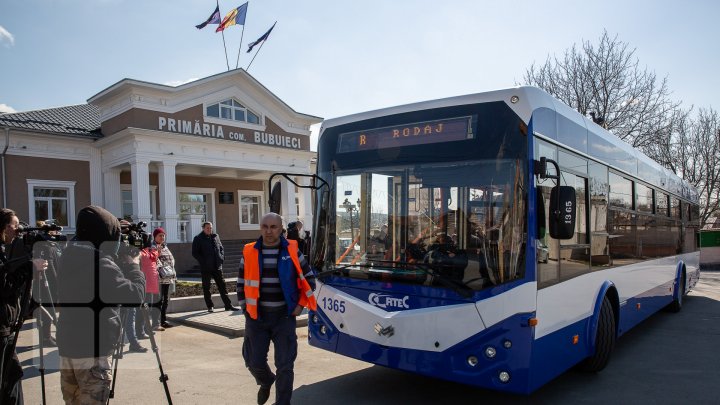 Veste bună pentru locuitorii din Bubuieci. Aceștia vor putea merge până acasă cu troleibuzul (FOTOREPORT)