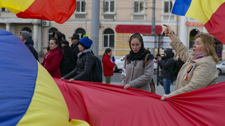 Marşul Tricolorului, la Chişinău. Cum s-a desfăşurat evenimentul (FOTO)