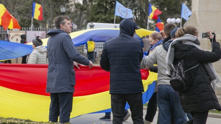 Marşul Tricolorului, la Chişinău. Cum s-a desfăşurat evenimentul (FOTO)