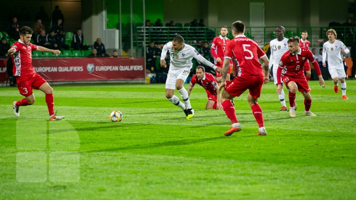 MECI SPECTACULOS PE STADIONUL ZIMBRU. Partida s-a terminat cu scorul de 4-1 pentru Franța (FOTOREPORT)