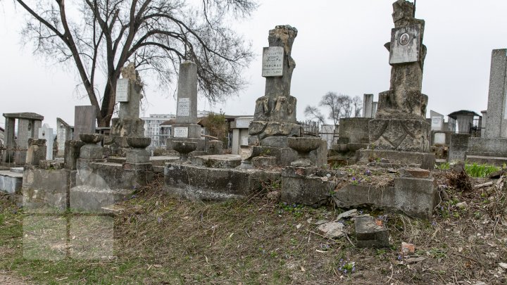 PREGĂTIT PENTRU RESTAURARE. 10 milioane de lei, alocate pentru Cimitirul Evreiesc (FOTOREPORT)