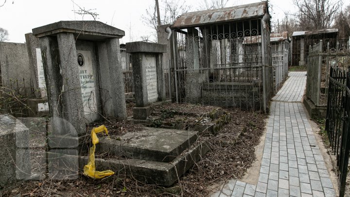 PREGĂTIT PENTRU RESTAURARE. 10 milioane de lei, alocate pentru Cimitirul Evreiesc (FOTOREPORT)