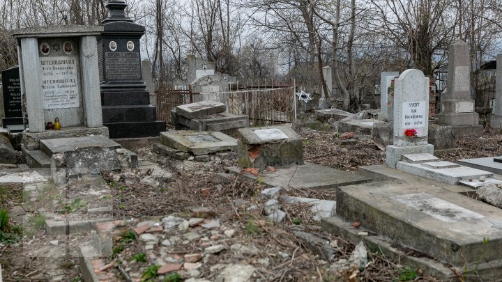 PREGĂTIT PENTRU RESTAURARE. 10 milioane de lei, alocate pentru Cimitirul Evreiesc (FOTOREPORT)