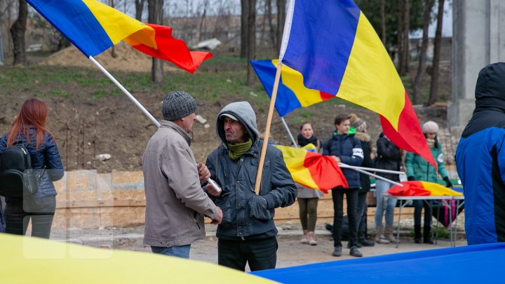 Marşul Tricolorului, la Chişinău. Cum s-a desfăşurat evenimentul (FOTO)