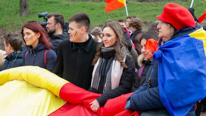 Marşul Tricolorului, la Chişinău. Cum s-a desfăşurat evenimentul (FOTO)