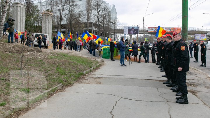 Marşul Tricolorului, la Chişinău. Cum s-a desfăşurat evenimentul (FOTO)